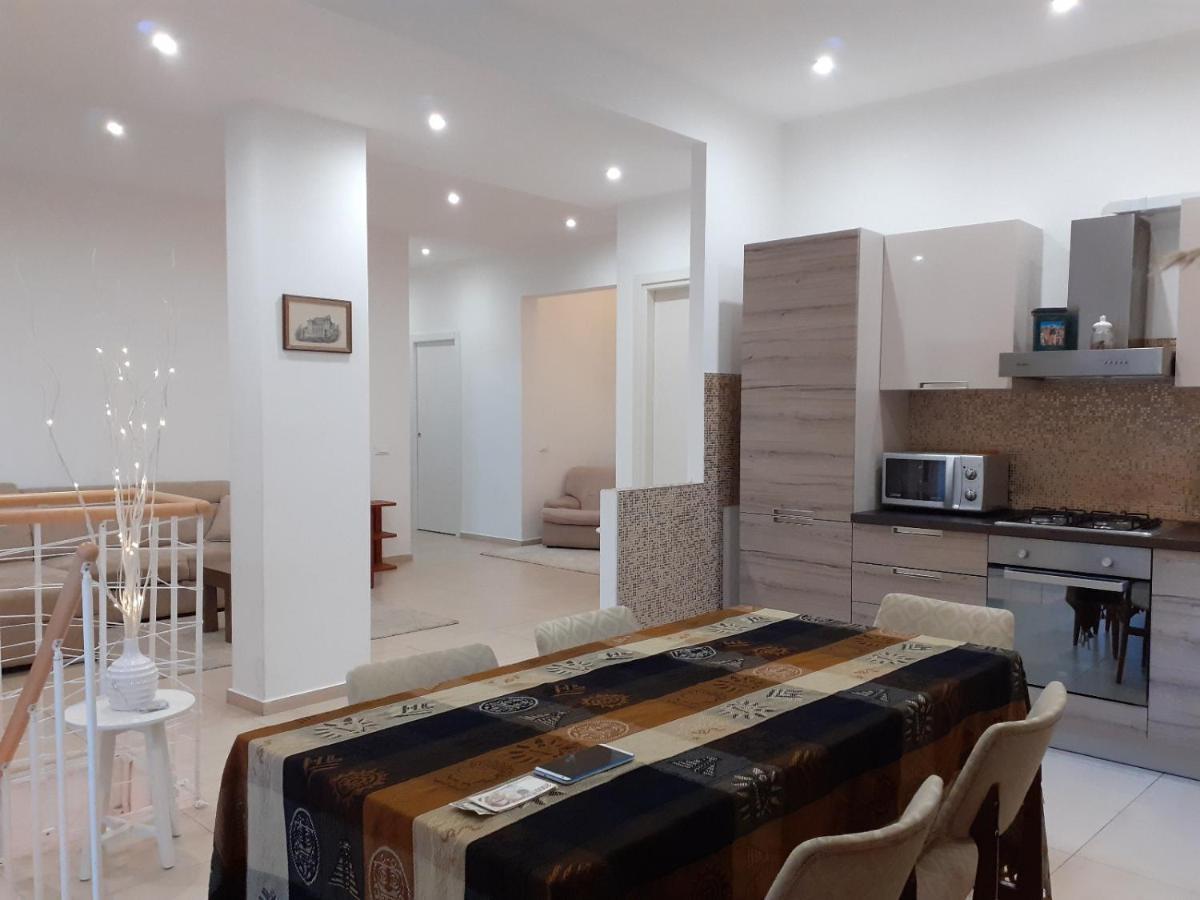 דירות Casa Galante Ostia Centro מראה חיצוני תמונה